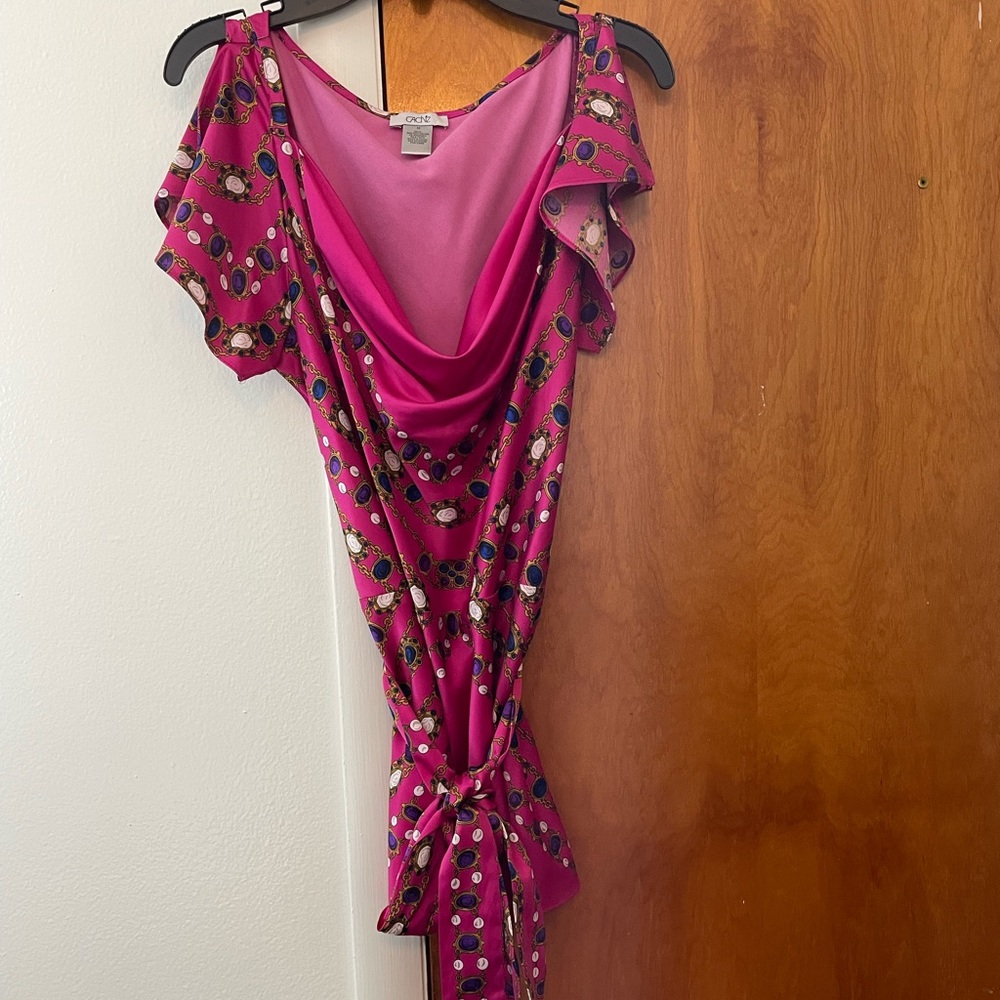 CACHE fuchsia size M flutter sleeved top excellent condition polyester blend